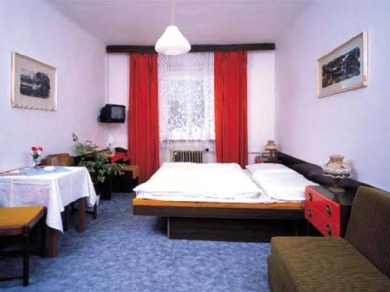 Hotel Krakonos โรกีนีซ นัด ยีเซอโร ภายนอก รูปภาพ